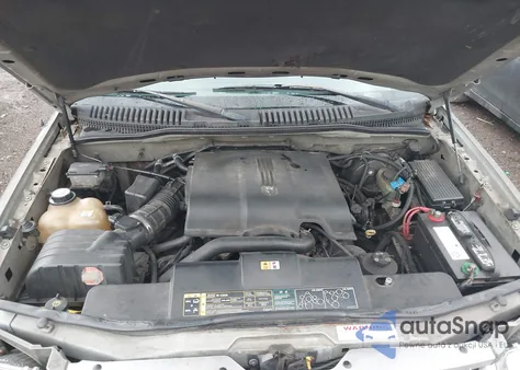 2002 Ford Explorer Limited z USA, uszkodzony, nr VIN 1FMDU75WX2UB21203